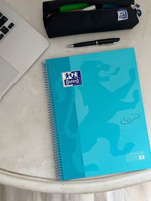 OXFORD TOUCH Europeanbook 1 WRITE&ERASE - A4+ - Extra harde kaft - Microgeperforeerd spiraal notitieboek - 5x5 - 80 Pagina's - SCRIBZEE - PASTELBLAUW - 400138327_1100_1686201627 - OXFORD TOUCH Europeanbook 1 WRITE&ERASE - A4+ - Extra harde kaft - Microgeperforeerd spiraal notitieboek - 5x5 - 80 Pagina's - SCRIBZEE - PASTELBLAUW - 400138327_2600_1677253979